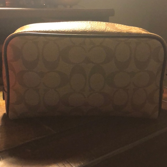 Coach pouch - Picture 2 of 3